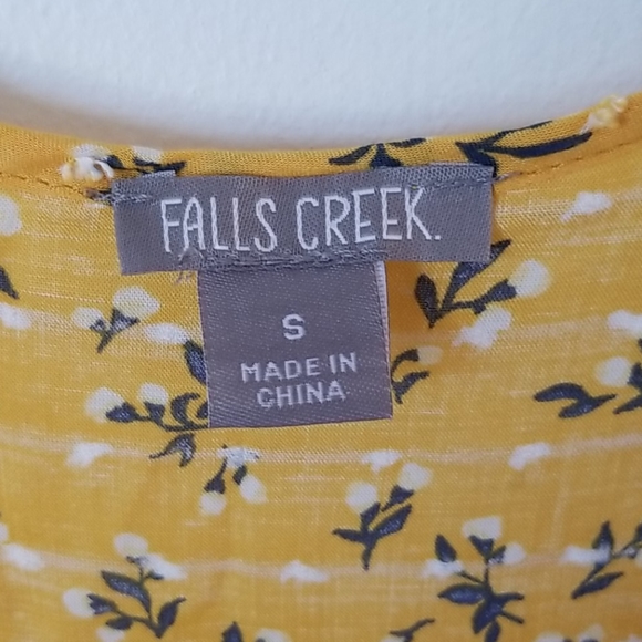 Falls Creek Golden Yellow Floral Print Top in S - Picture 2 of 8